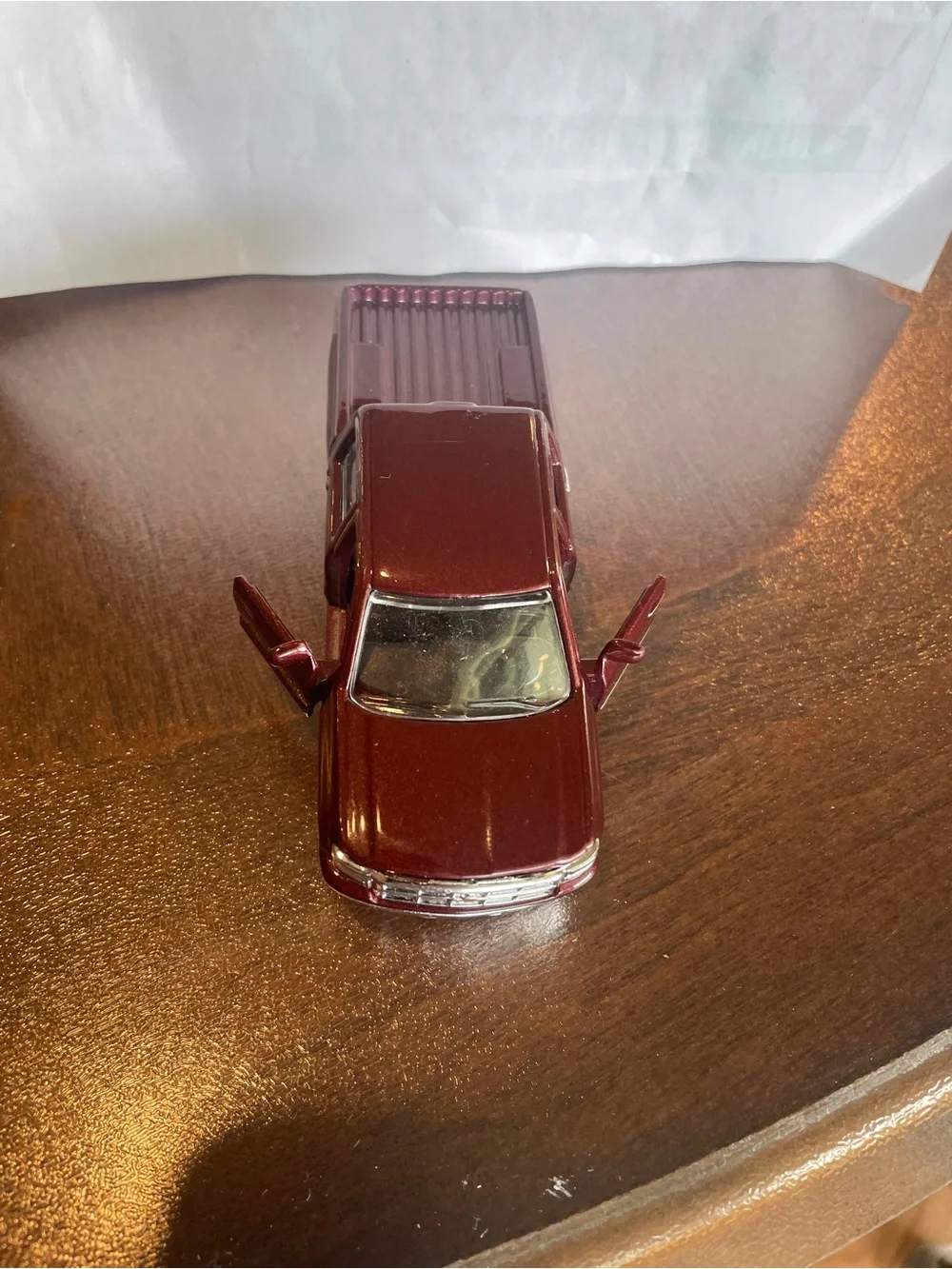 2014 Chevy Silverado 1500 Z71 MAISTO 1:52 scale,Pull Back ,opening Doors.